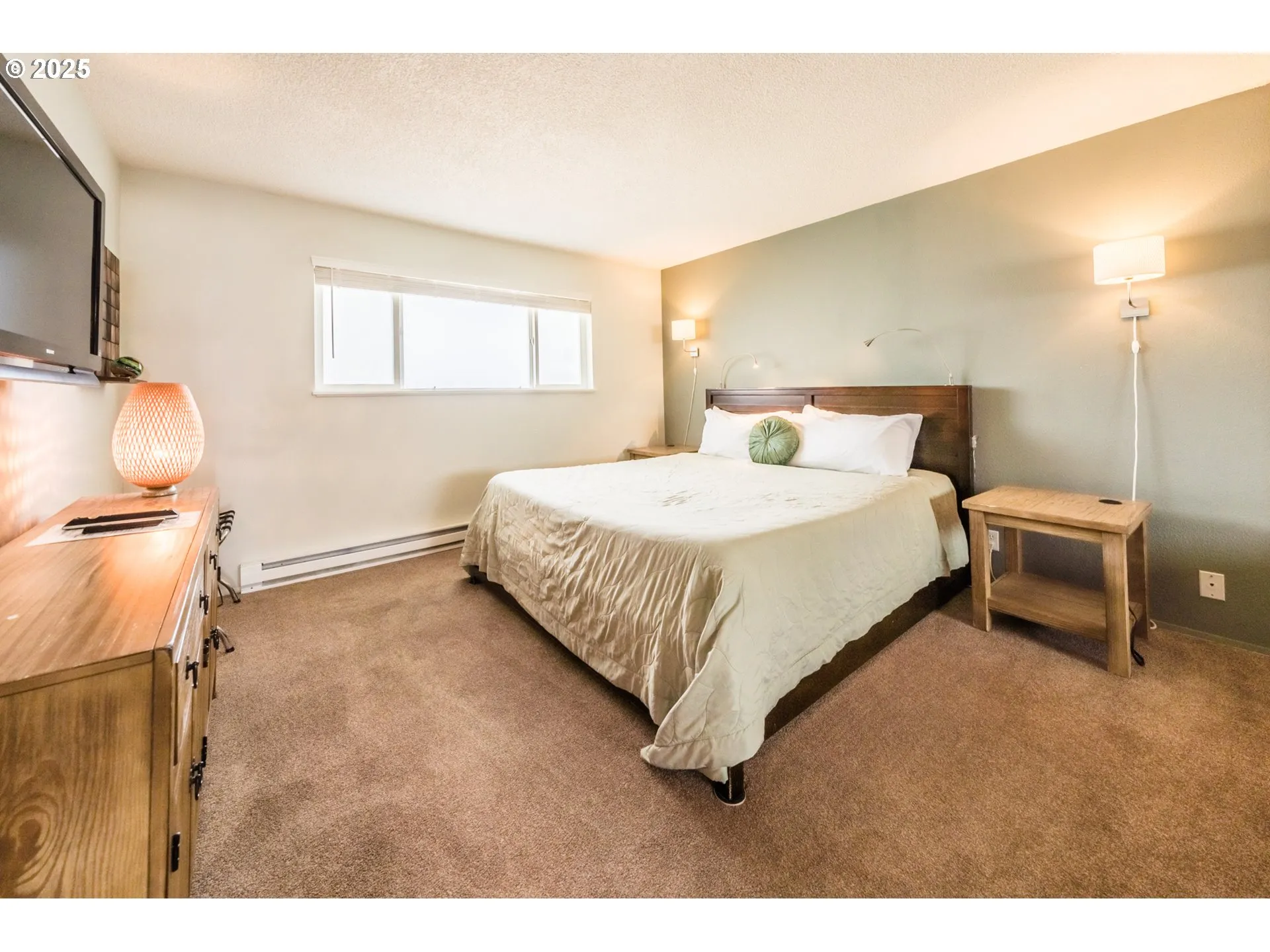 Bedroom, Primary