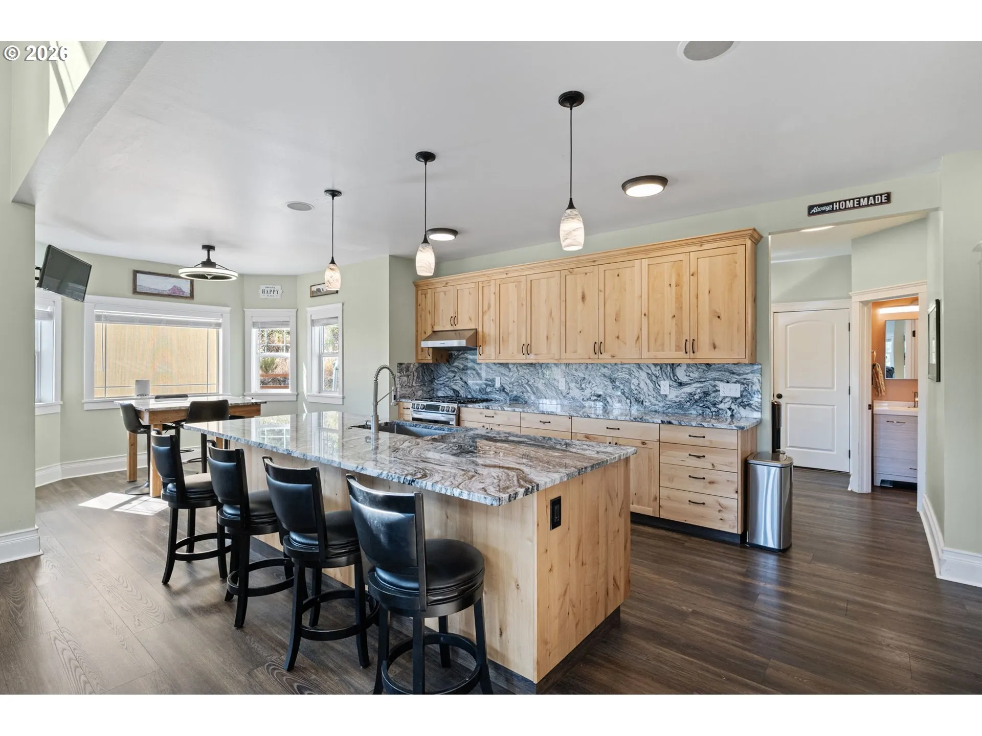 Kitchen-Island
