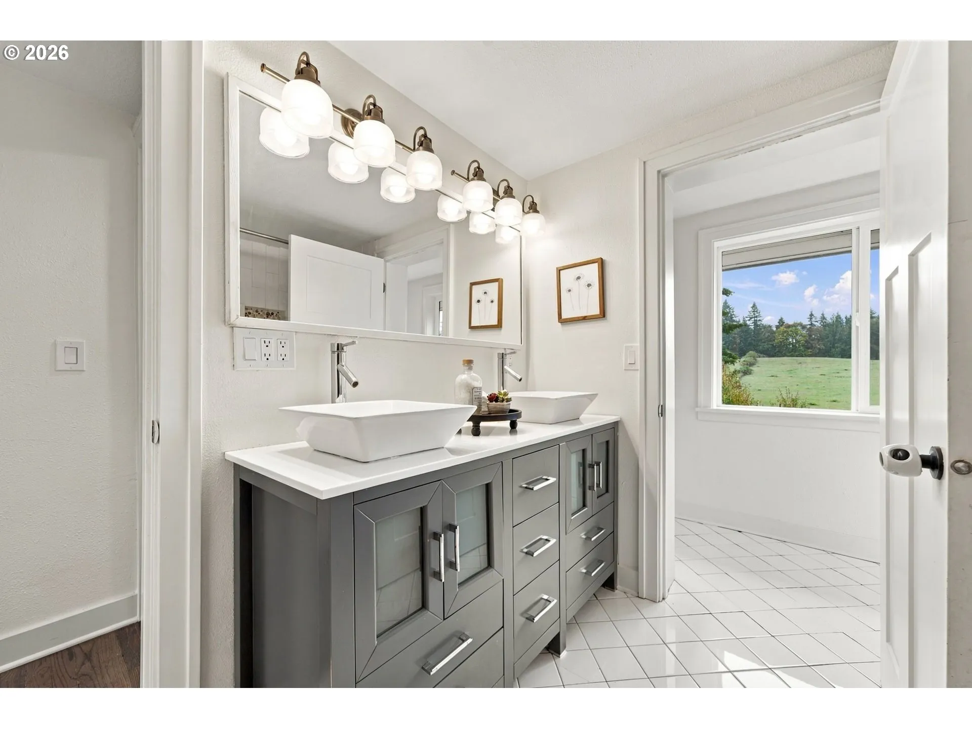 Bathroom, Attached-Main