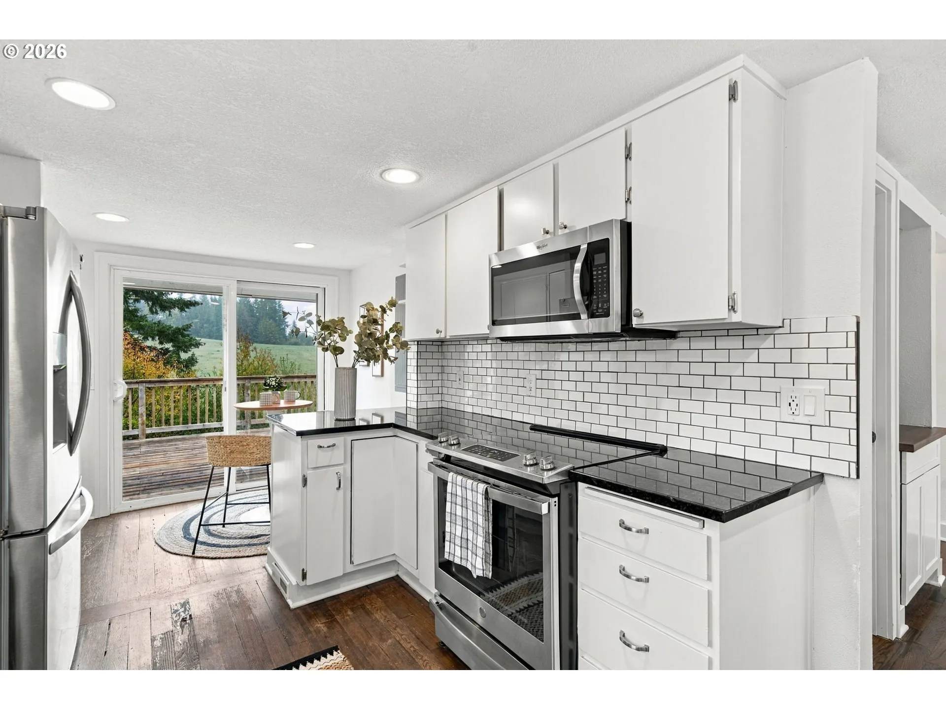 Kitchen/Nook-Eating Area
