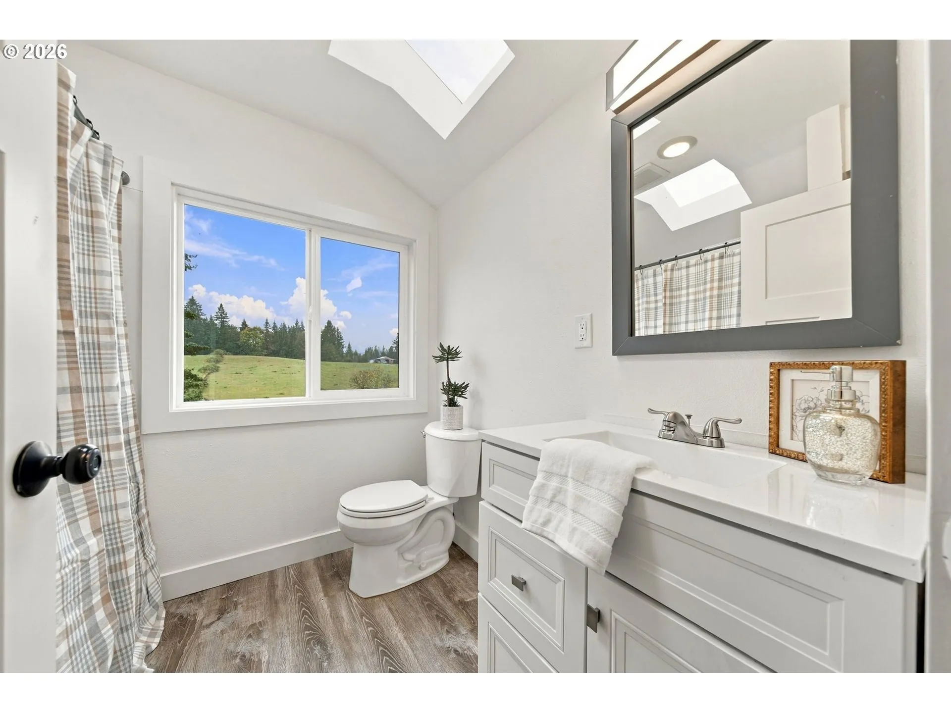 Bathroom-Upper