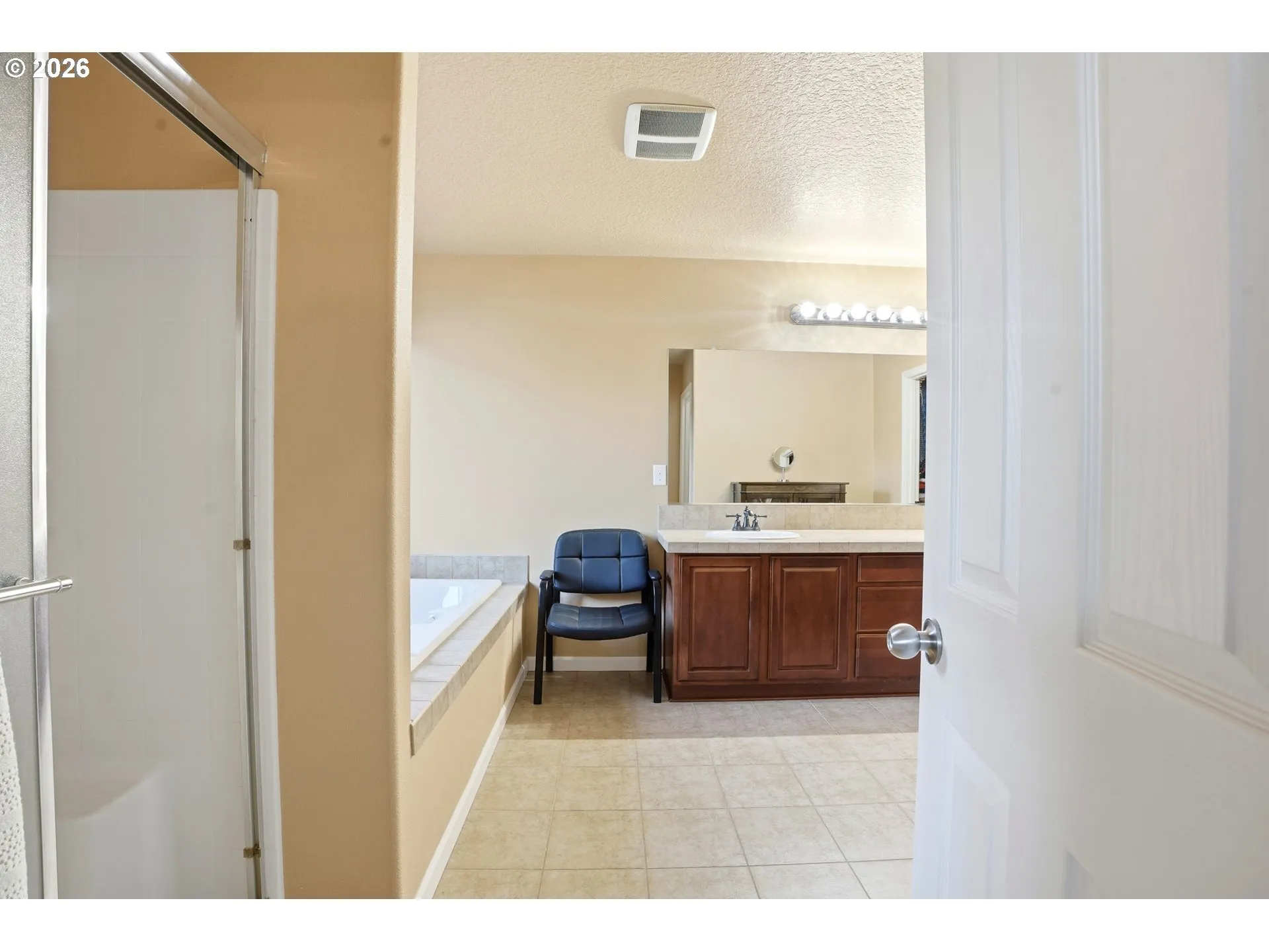 Bathroom-Walk in Shower