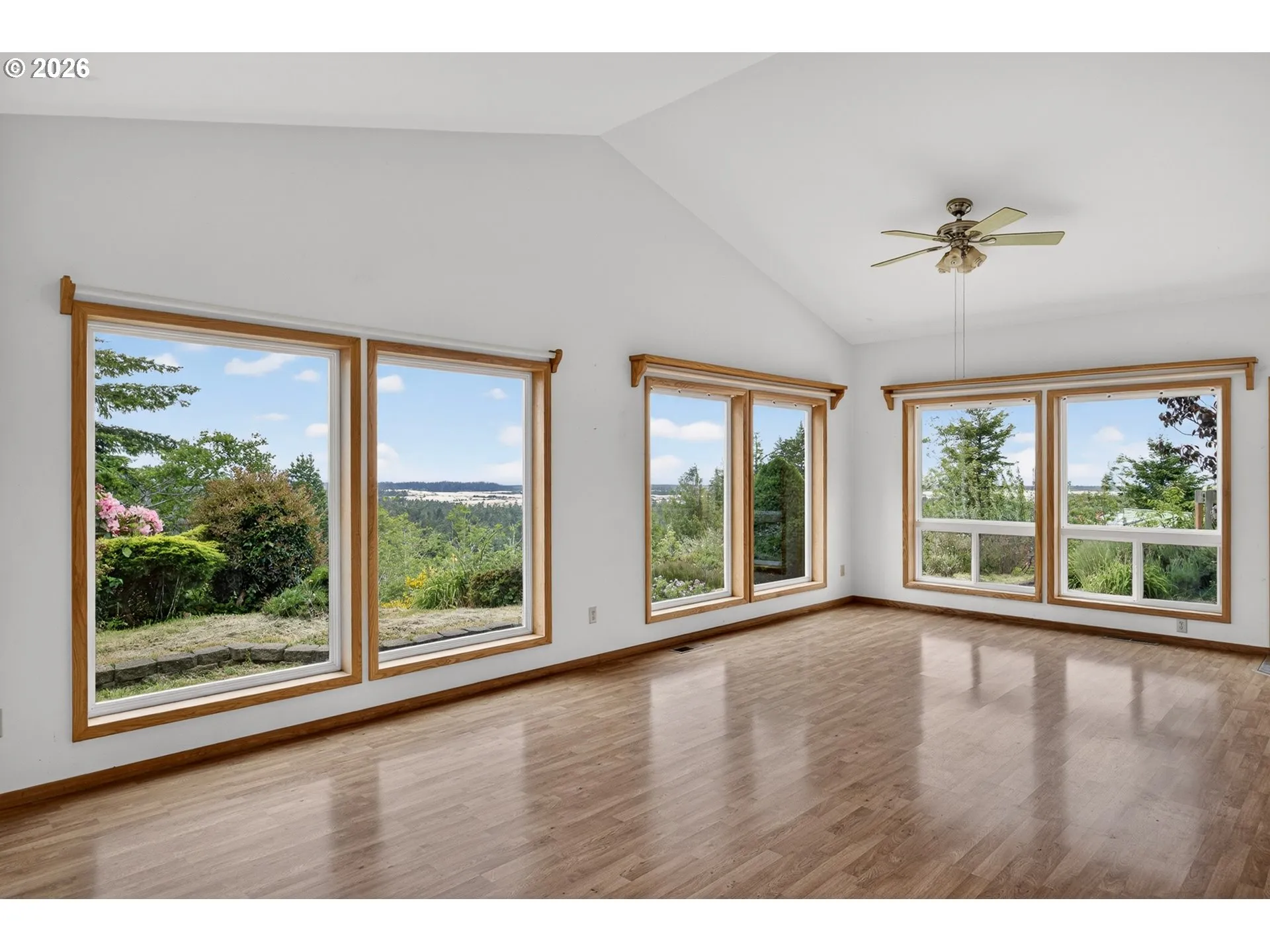 Living Room-Vaulted Ceilings