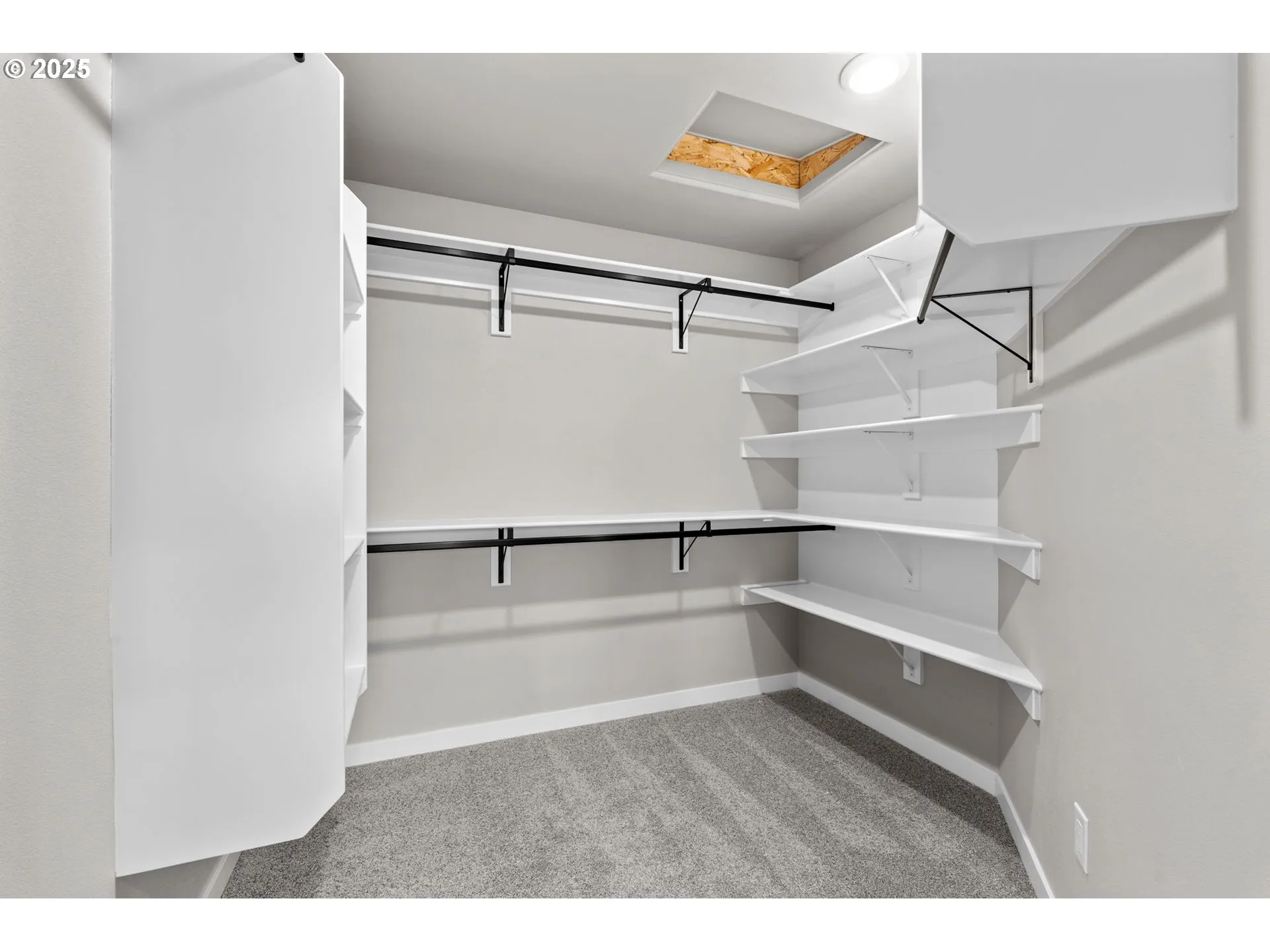 Bedroom, Owner's Suite-Walk-In Closet
