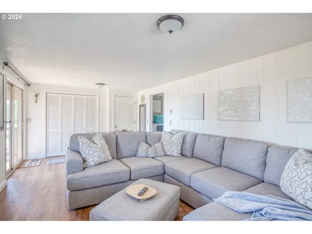 Family Room-Lower
