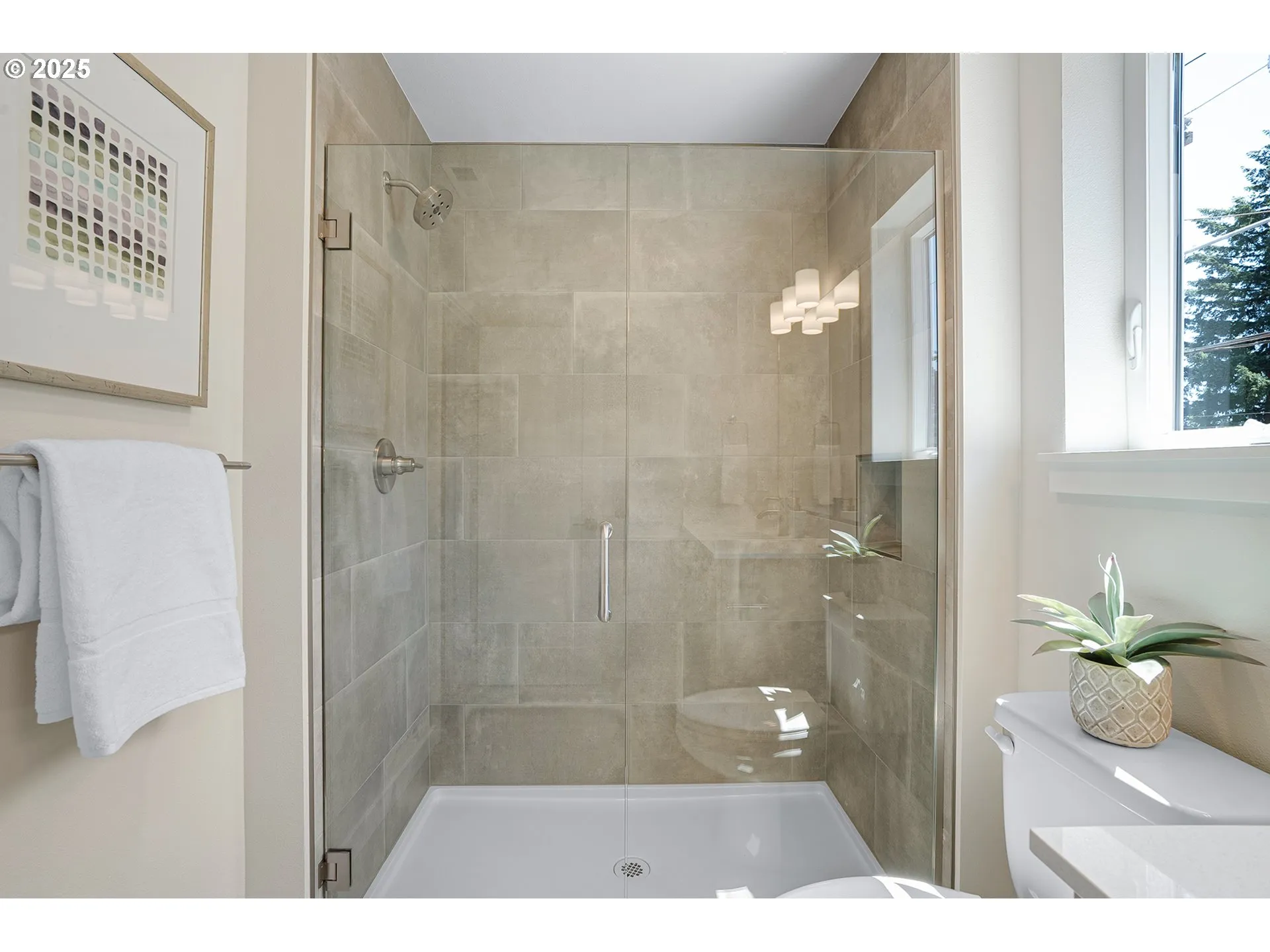 Bathroom, Attached-Upper