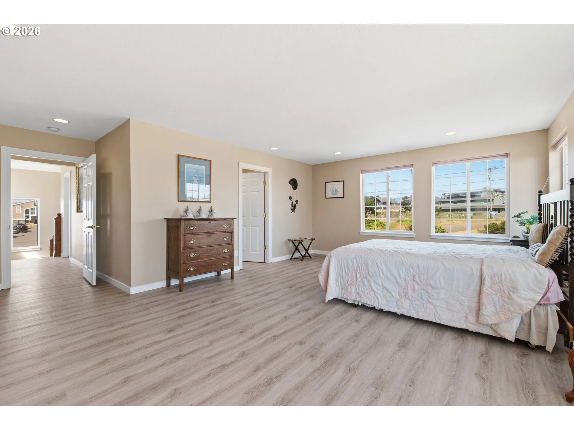 Bedroom, Primary-Upper