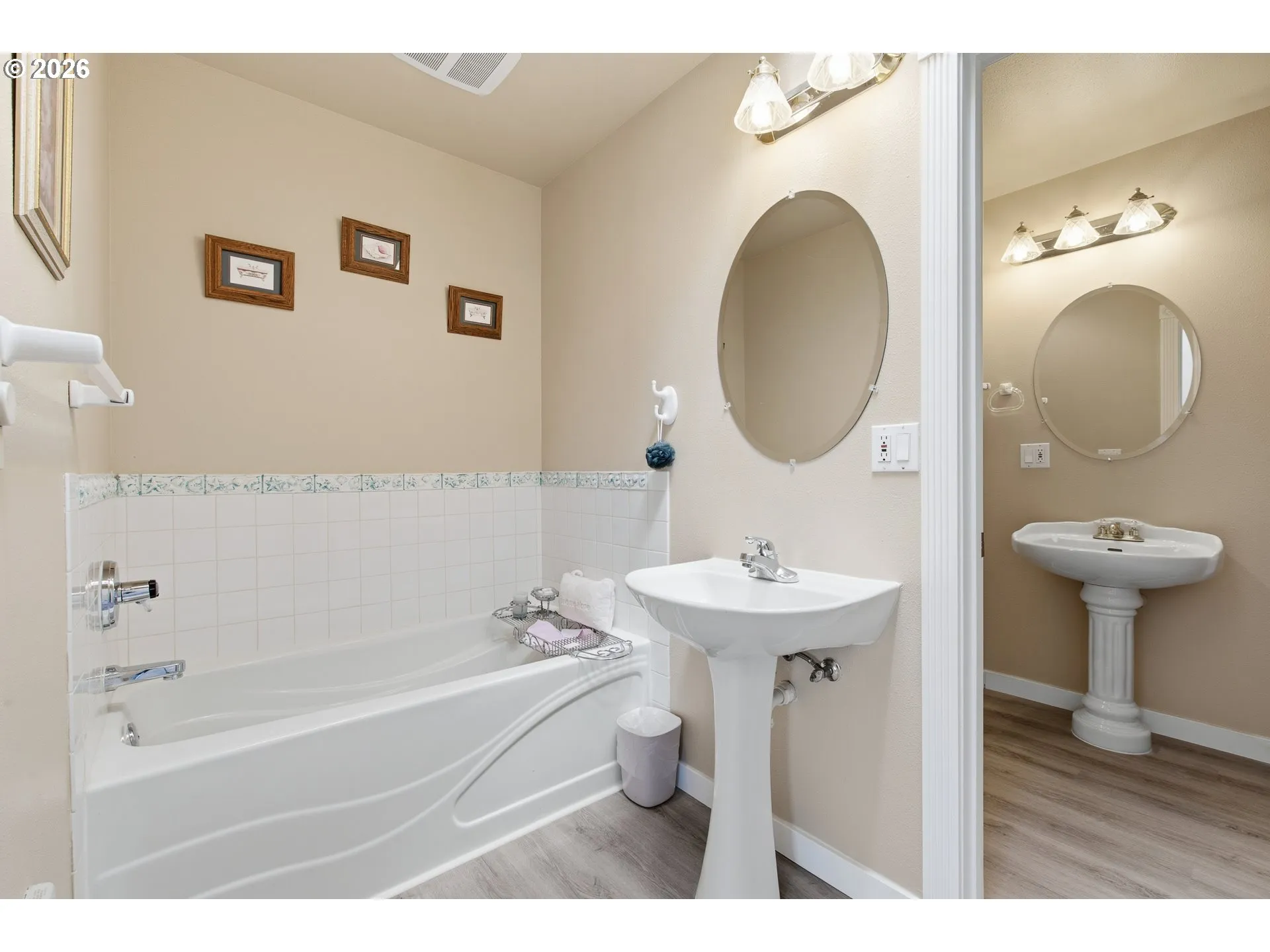 En Suite Bathroom-Upper