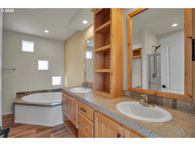 Owner's Suite Bathroom-Garden Tub
