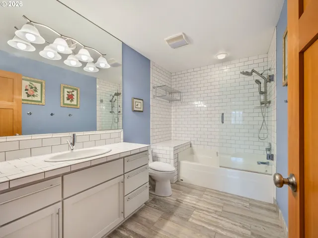 Bathroom-Upper