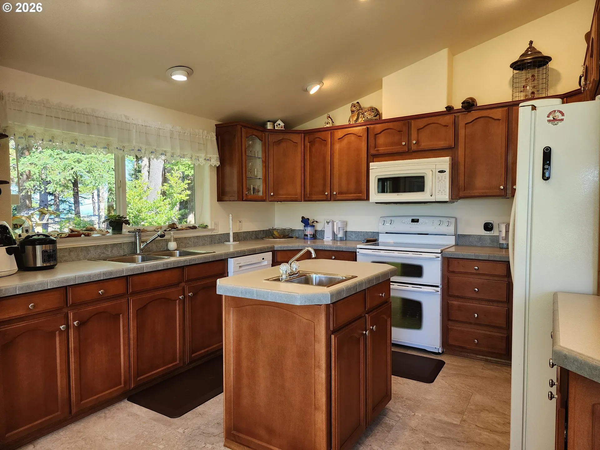 Kitchen-Island