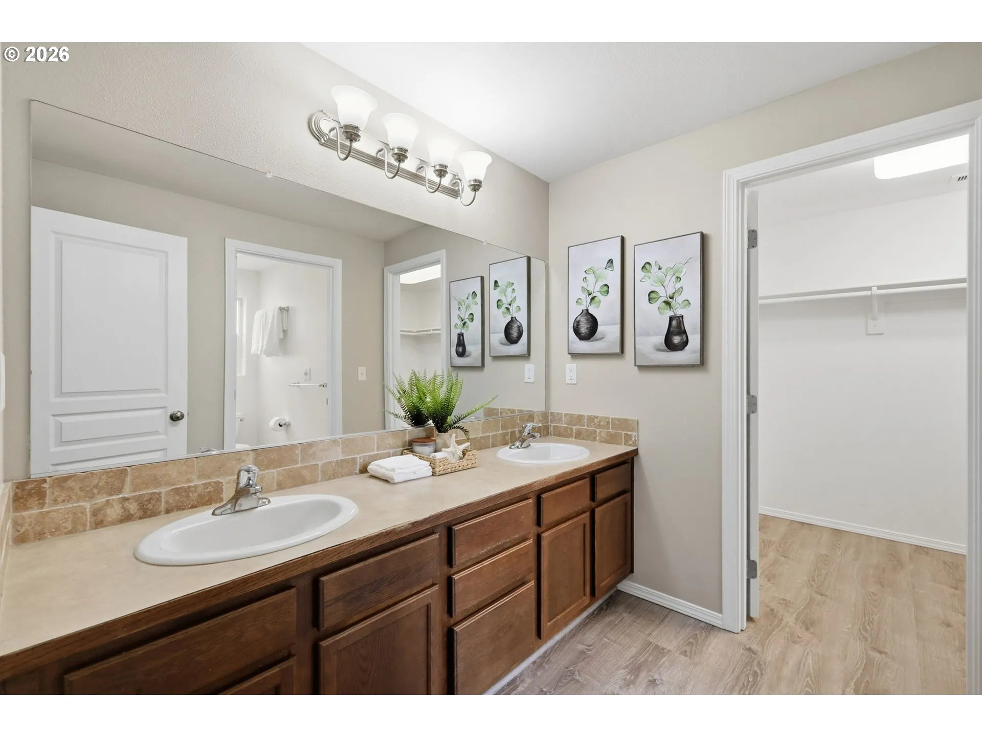 Bathroom-Upper