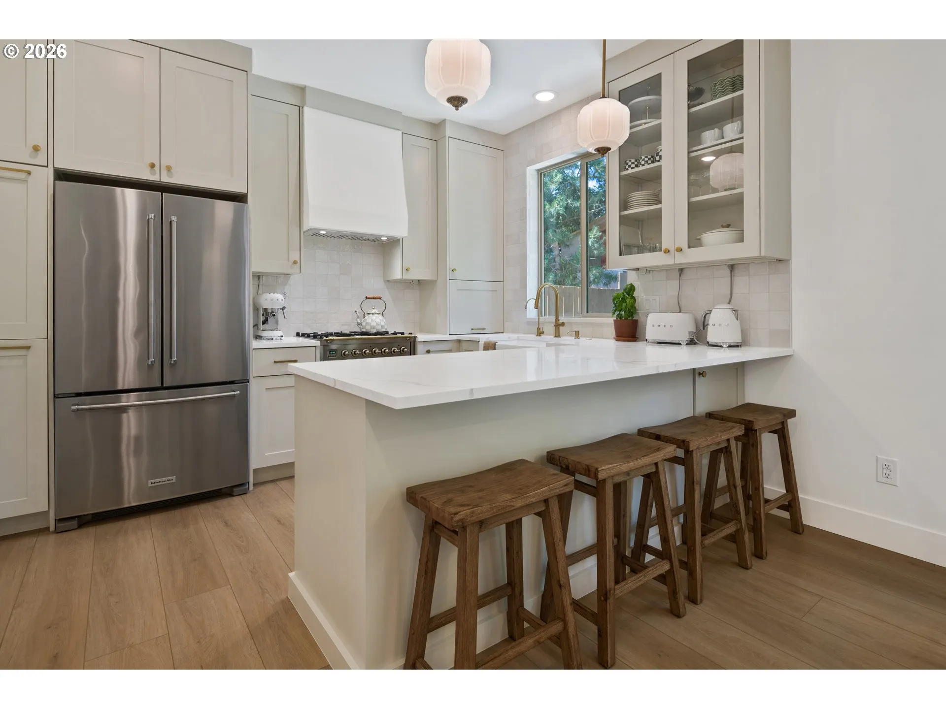 Kitchen-Breakfast Bar