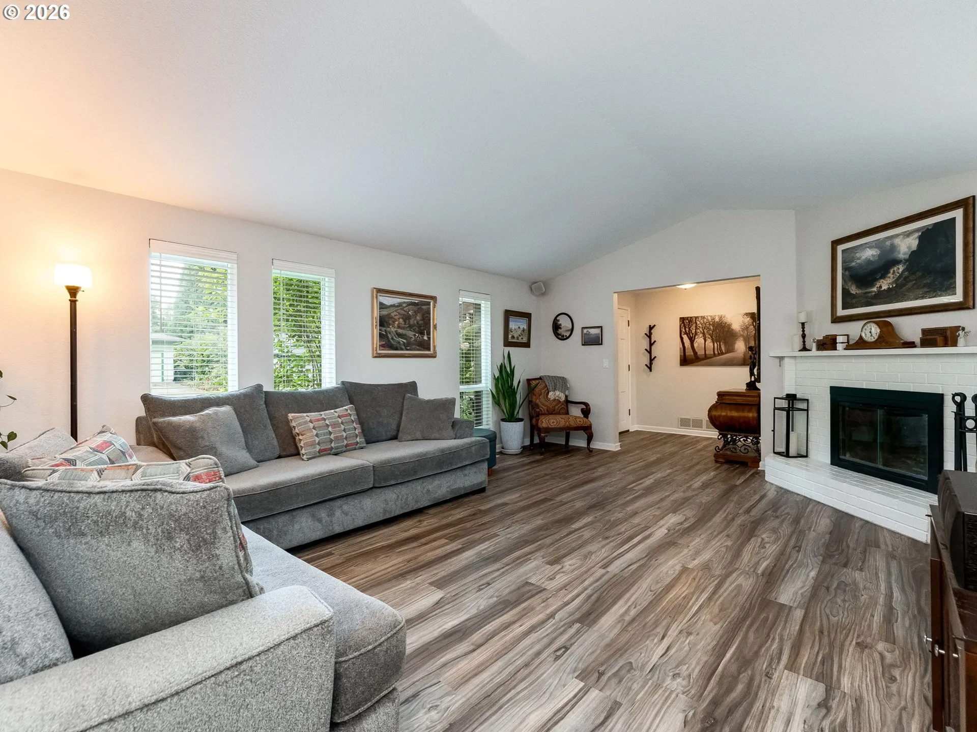 Living Room-Vaulted Ceilings