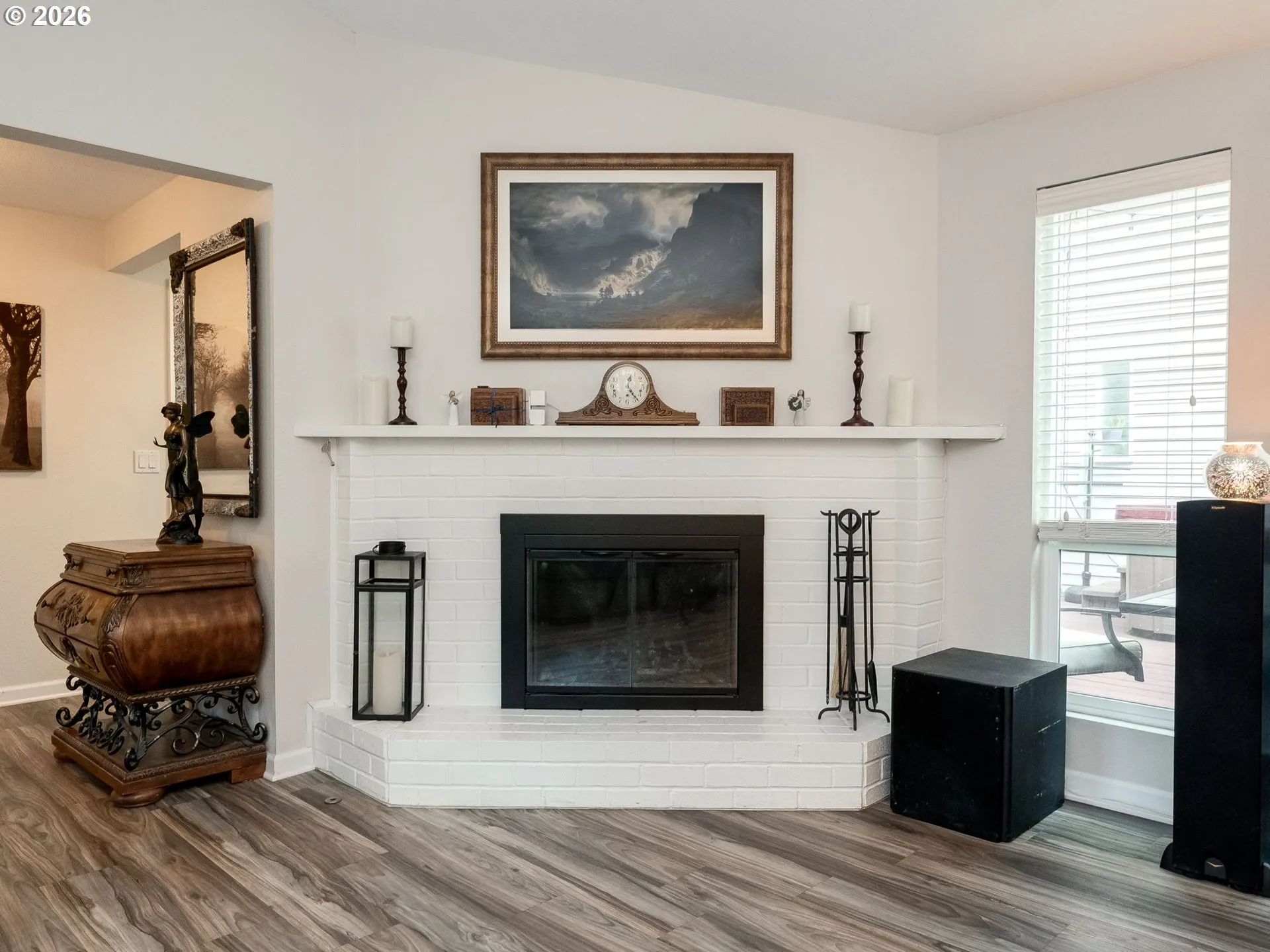 Living Room-Fireplace