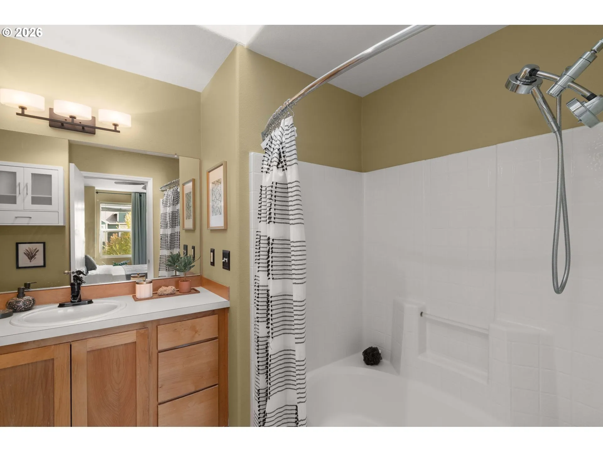 Bedroom, Primary