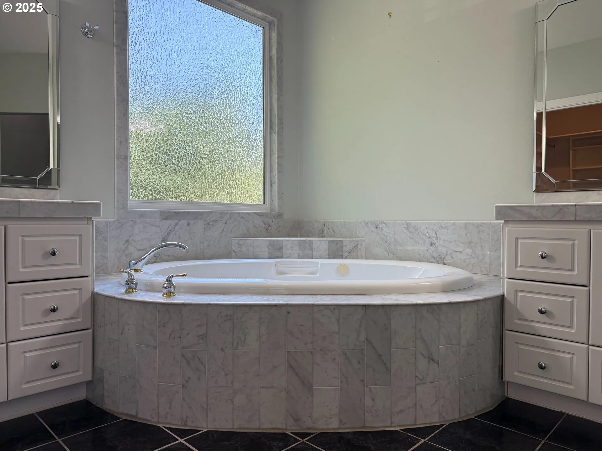 Bathroom-Garden Tub