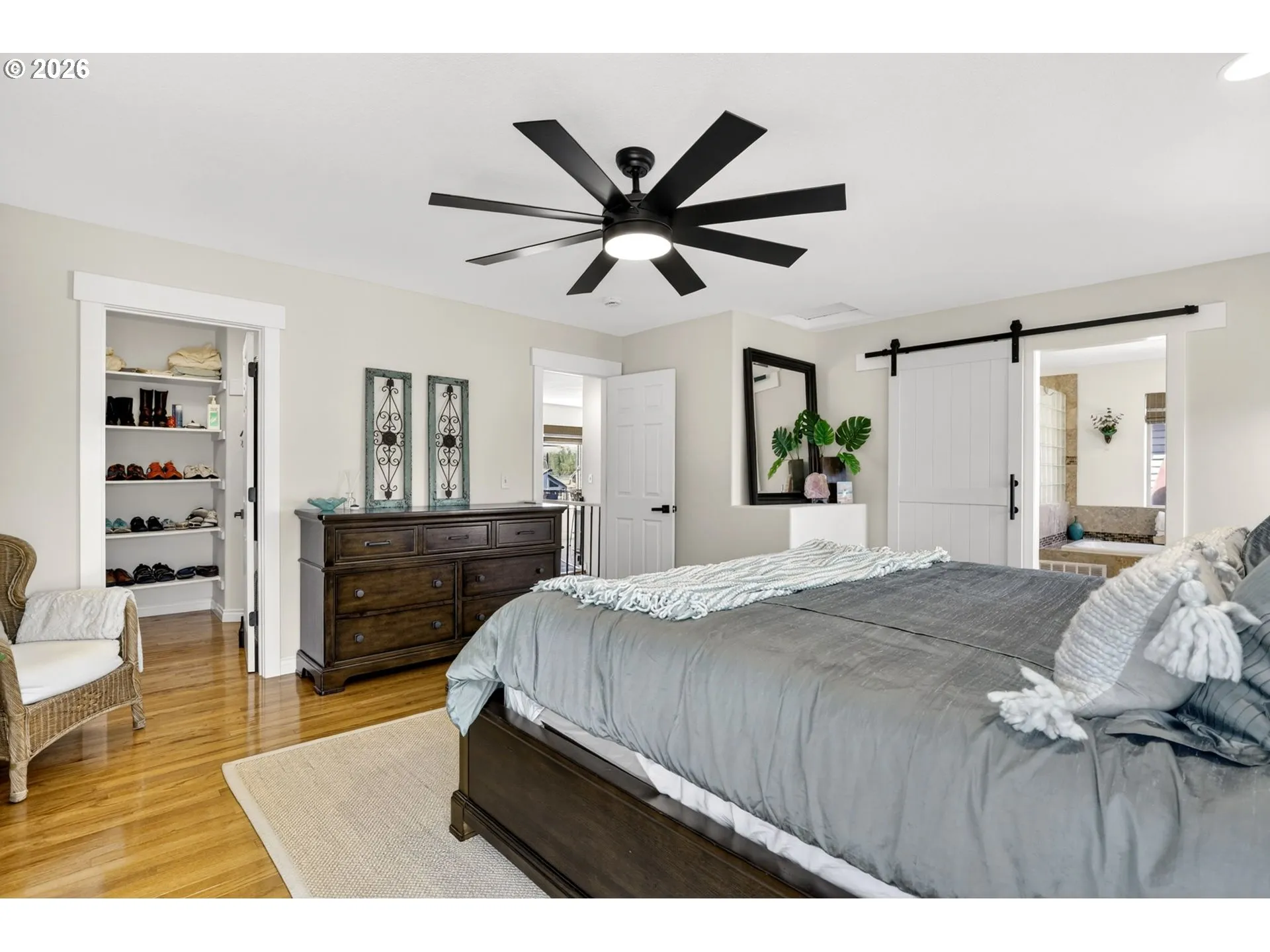 Bedroom, Primary-Upper