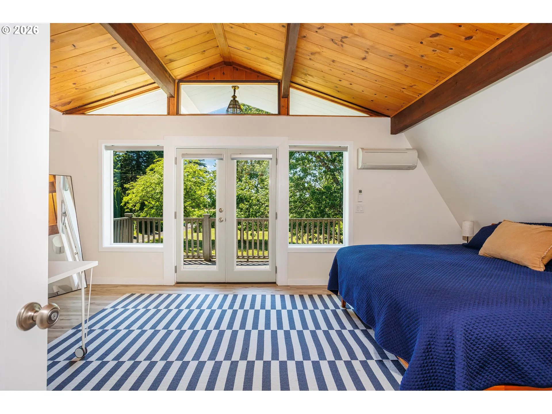 Bedroom, Primary-Vaulted Ceilings