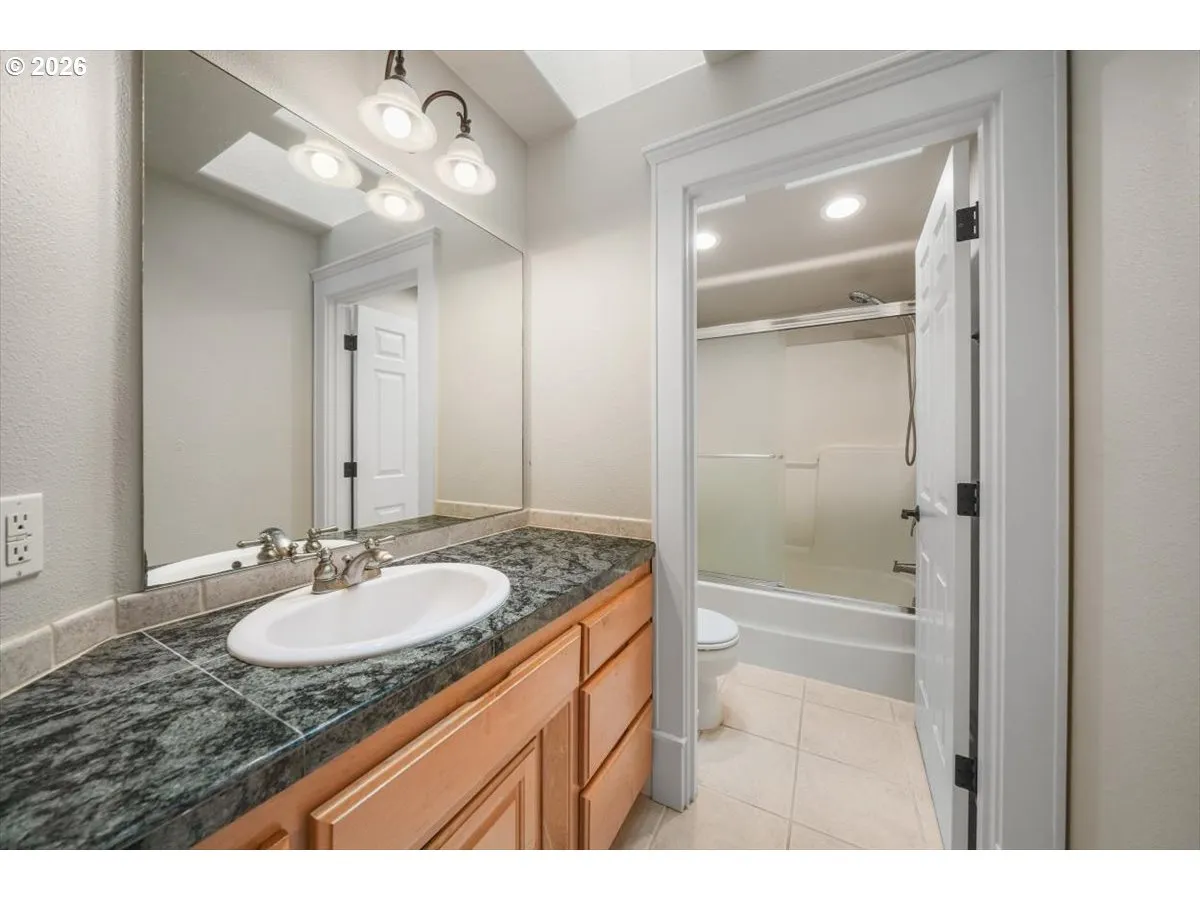 Bathroom-Upper