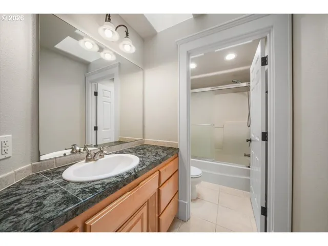 Bathroom-Upper
