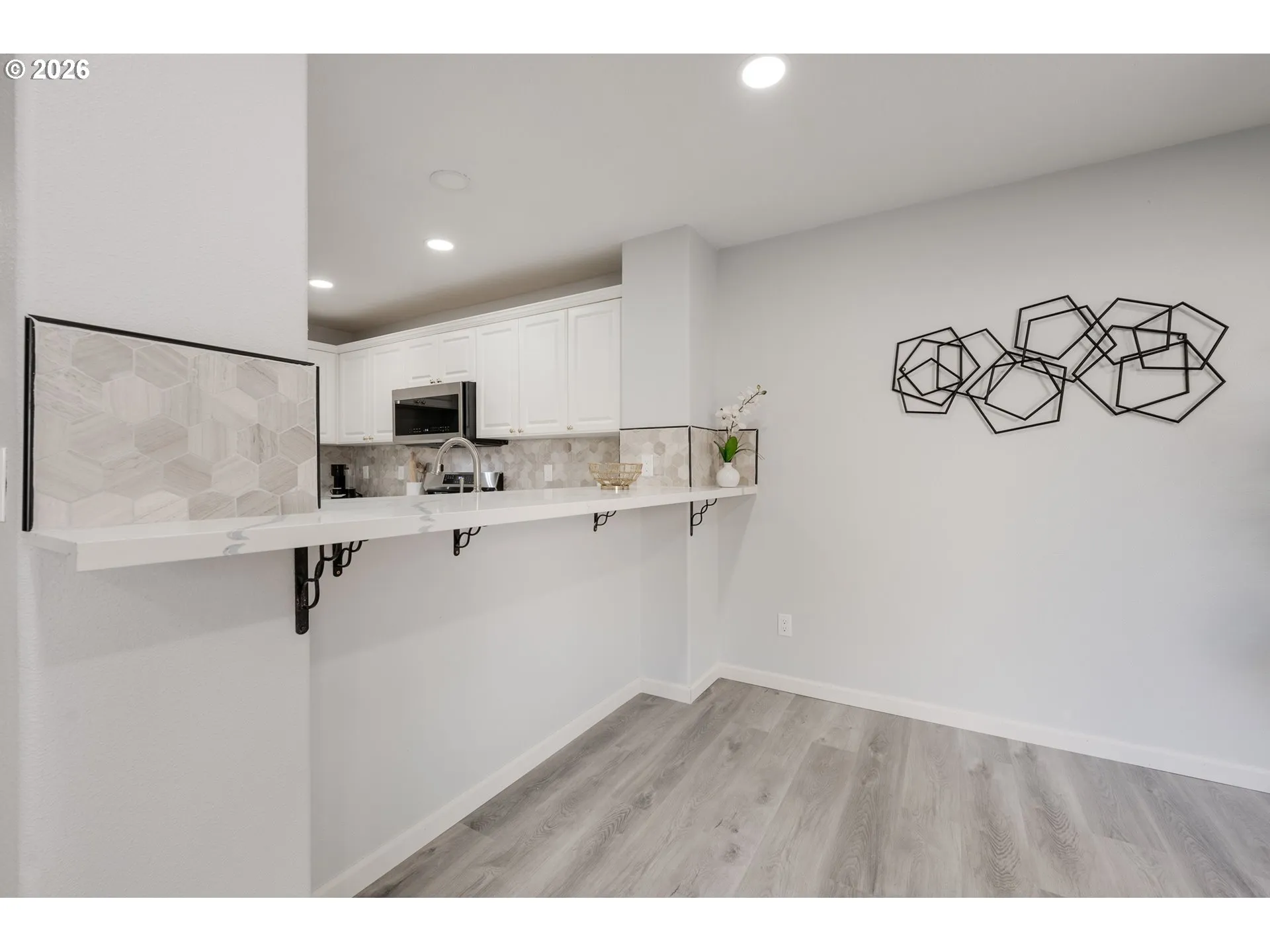 Kitchen/Dining Room-Island
