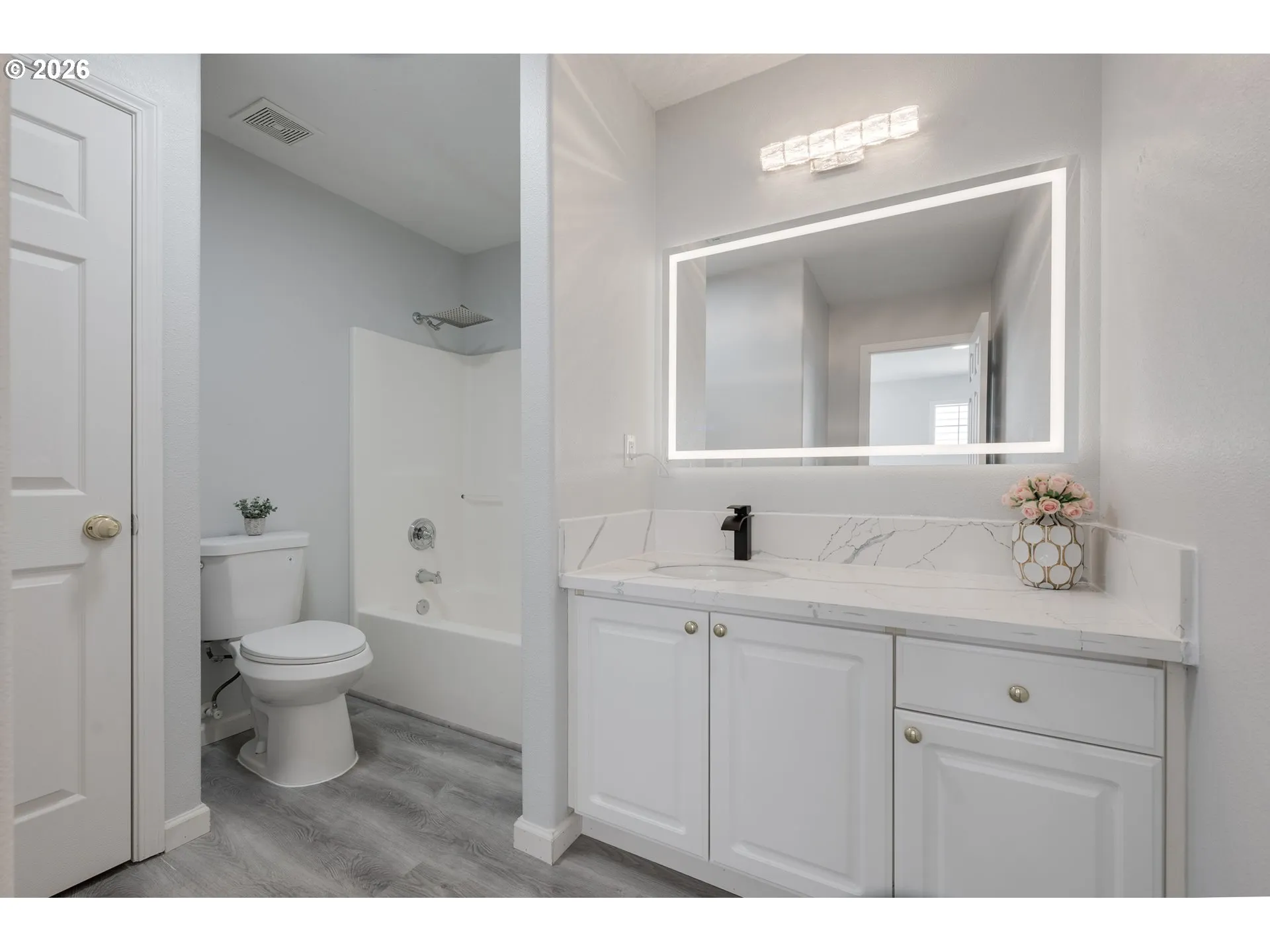 Bathroom-Upper