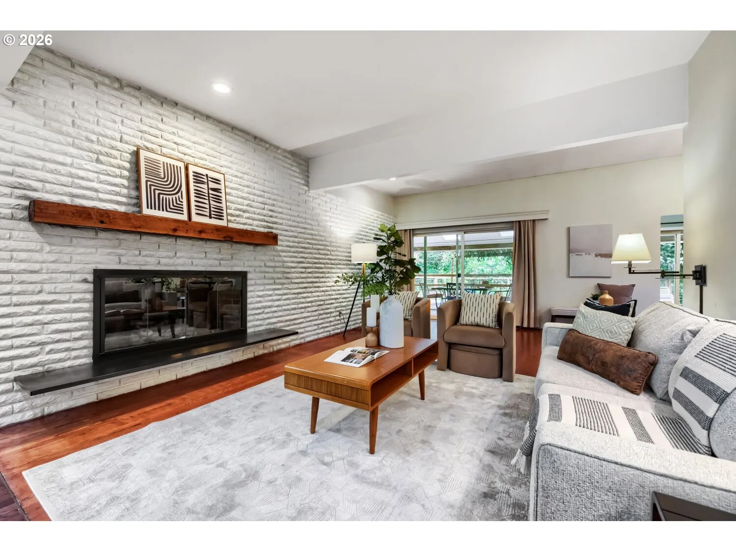 Living Room-Fireplace
