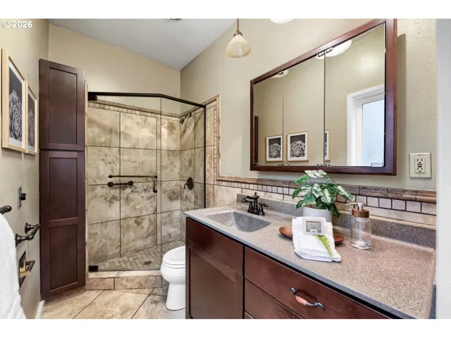 Bathroom, Attached