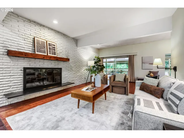 Living Room-Fireplace