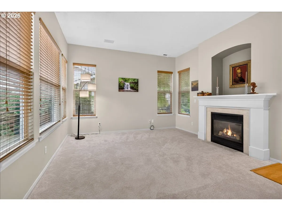 Living Room-Fireplace
