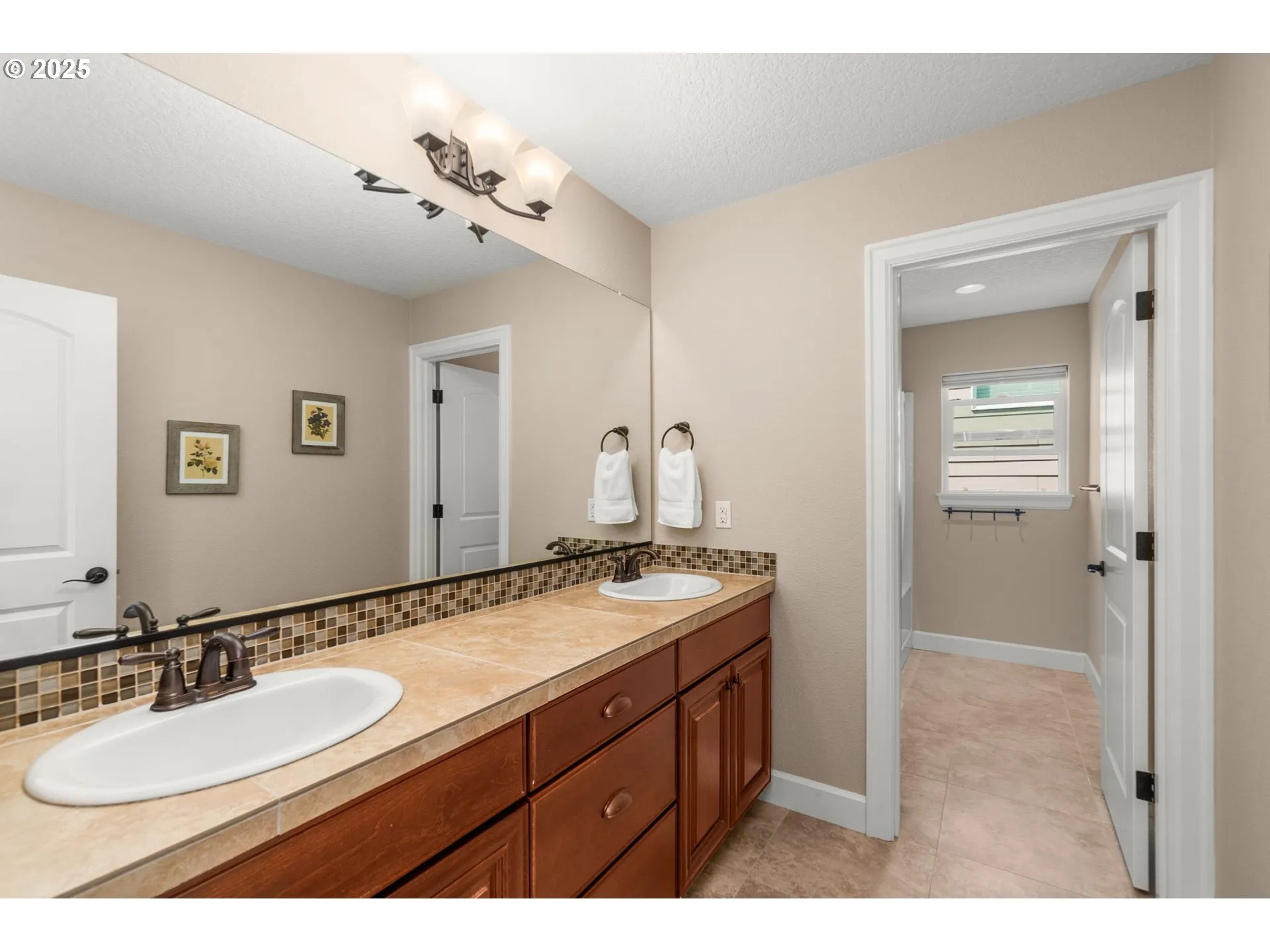 Bathroom-Upper