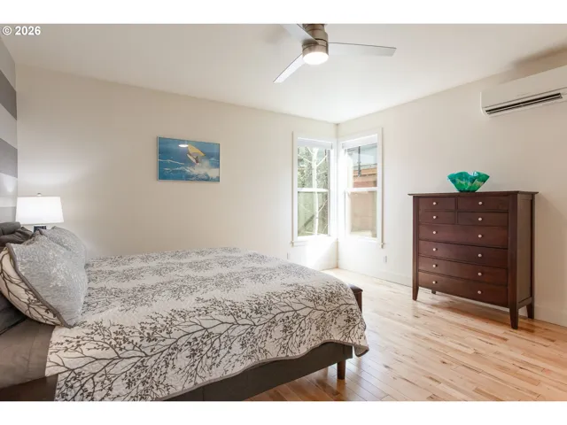 Primary Bedroom-Upper