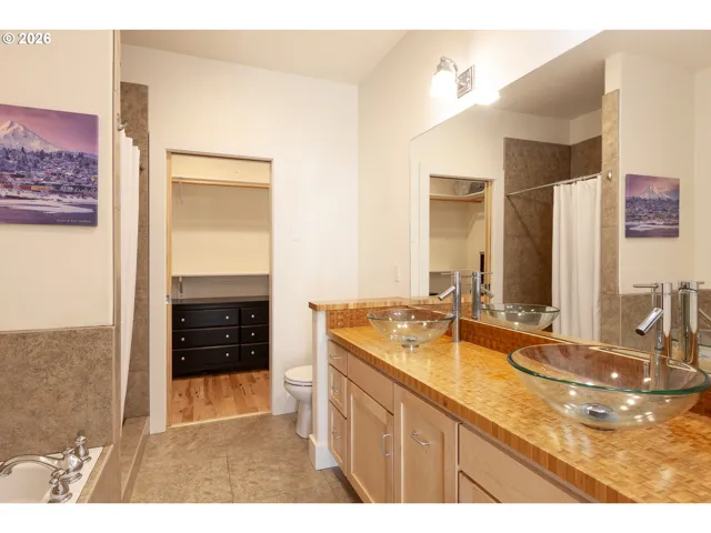 Bathroom, Attached-Upper