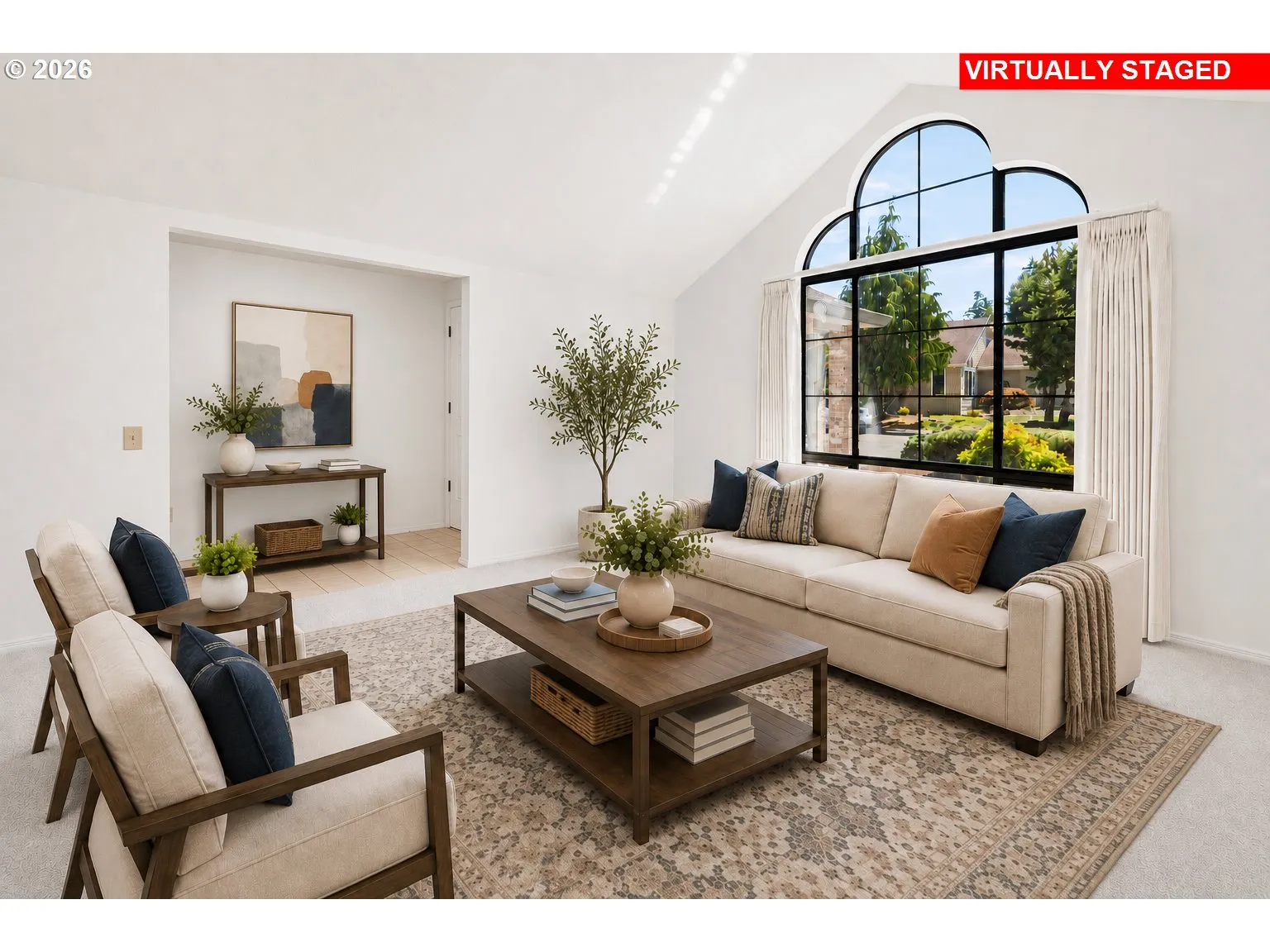 Living Room/Entrance
