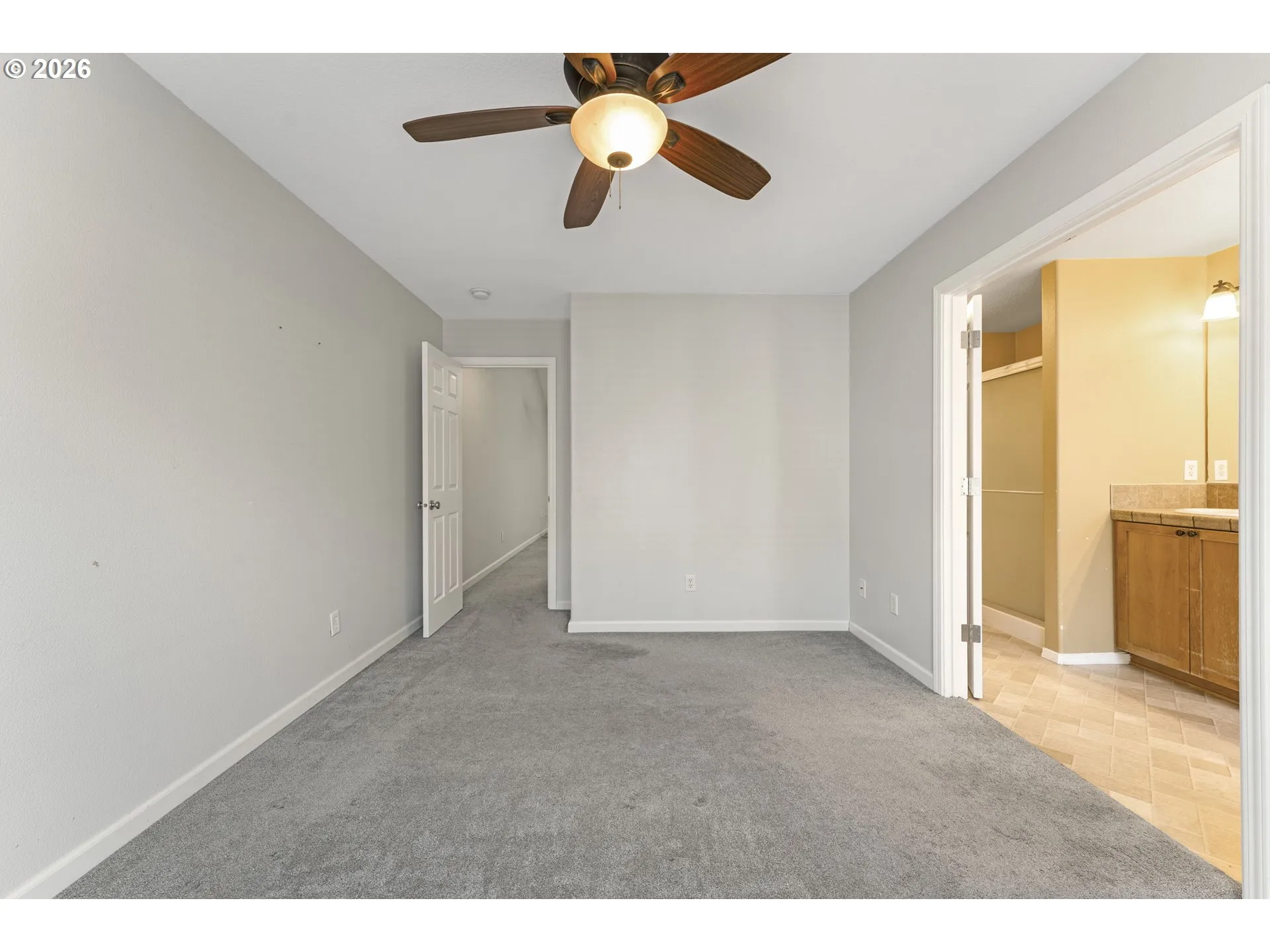 Bedroom, Primary