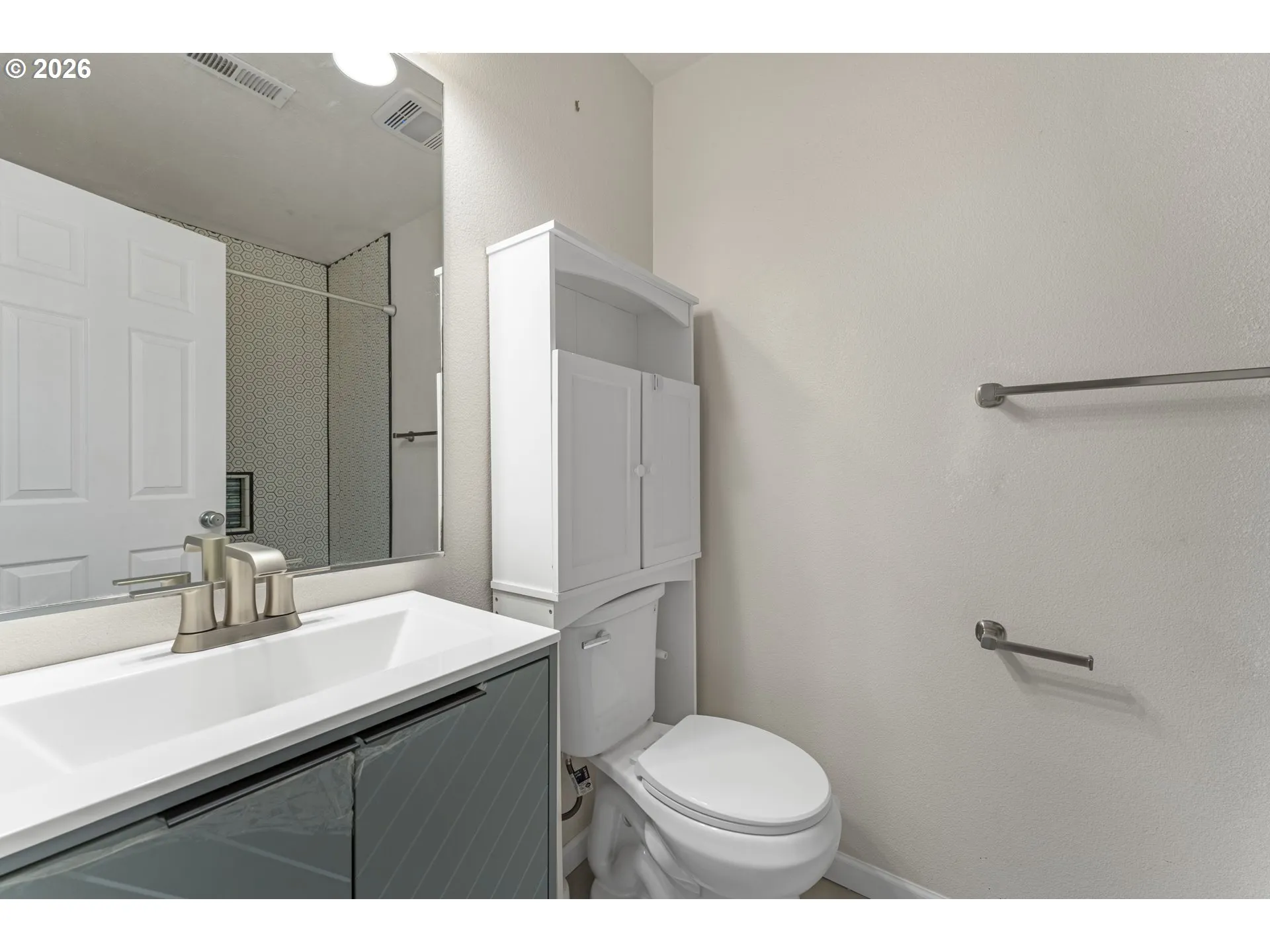Bathroom-Upper