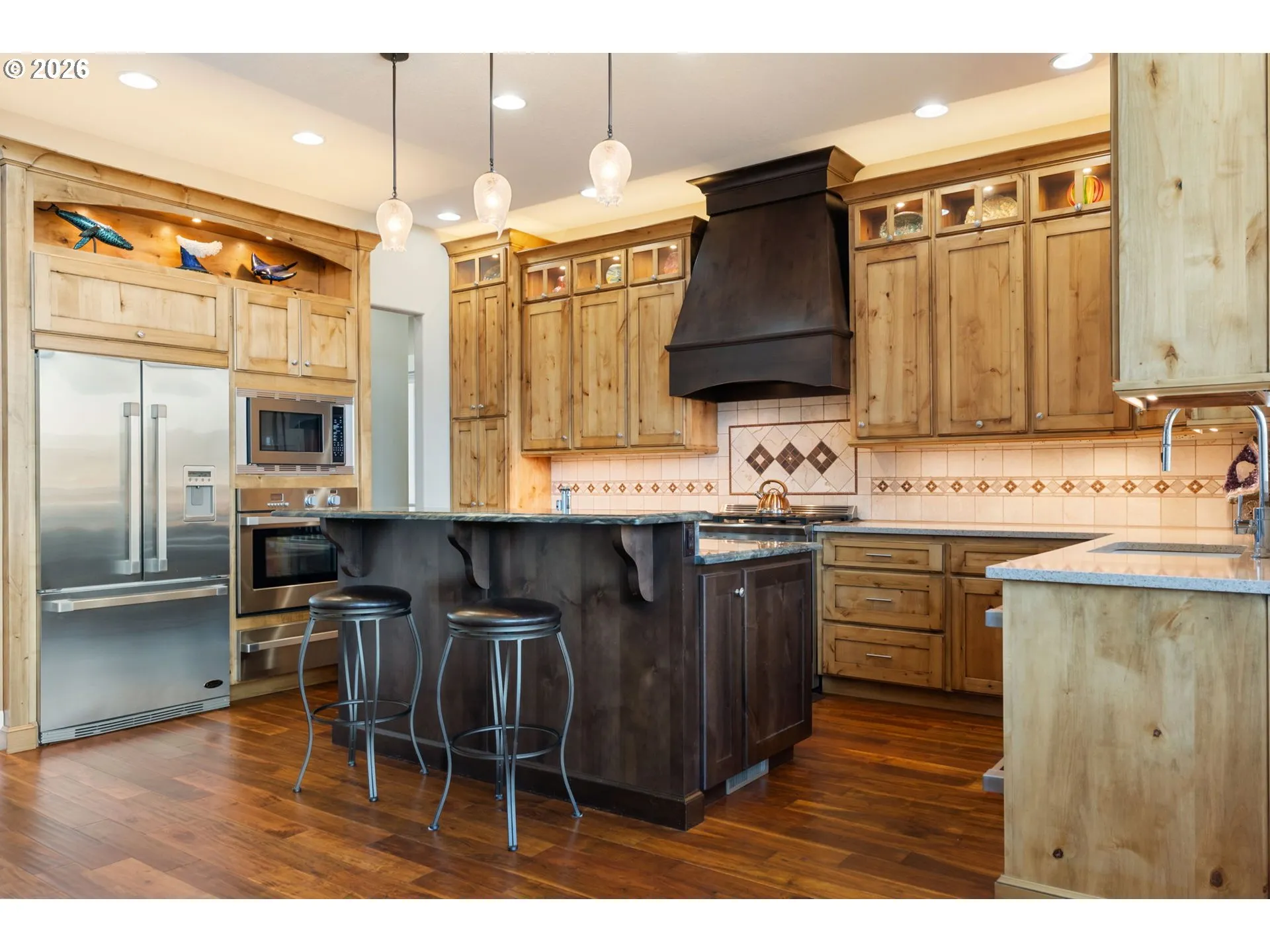Kitchen-Breakfast Bar