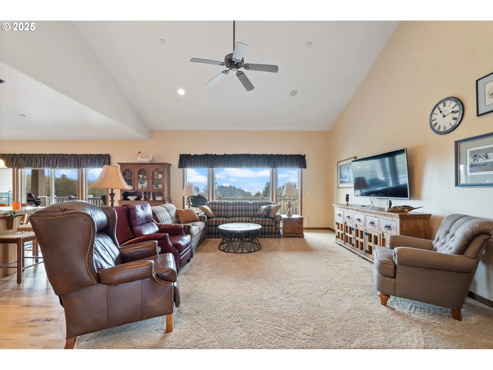 Living Room-Vaulted Ceilings