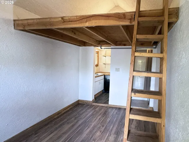 Studio-Finished