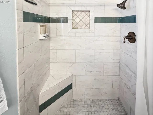 Bathroom-Walk in Shower