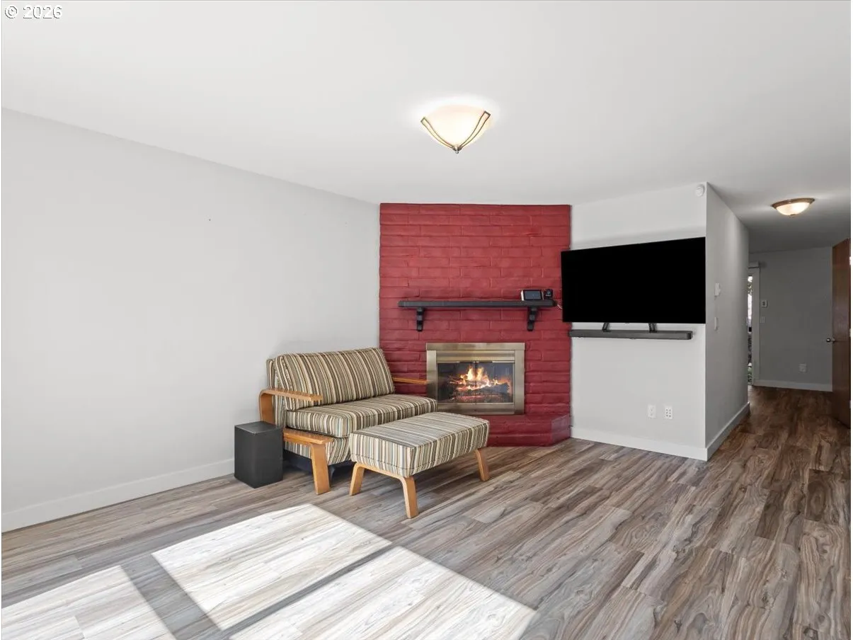 Living Room-Fireplace