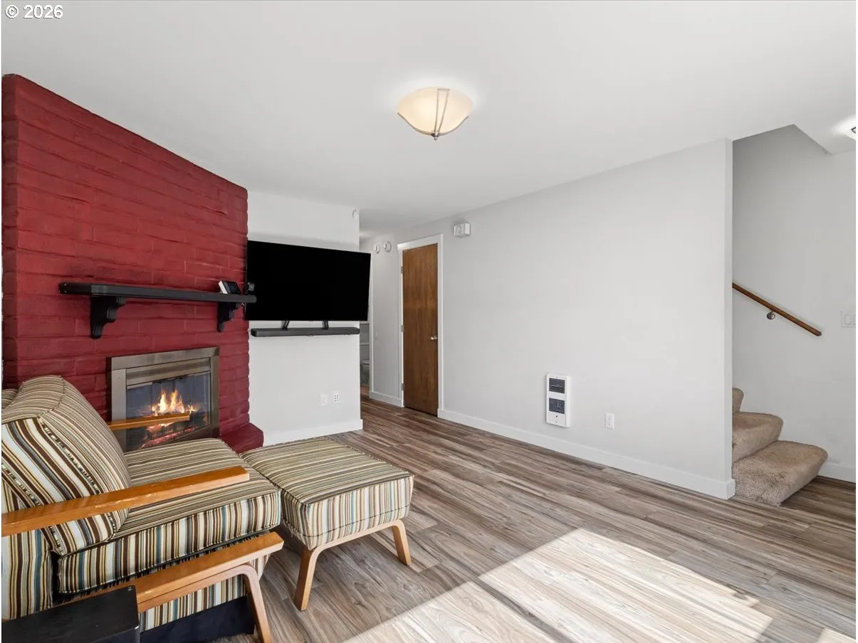 Living Room-Fireplace