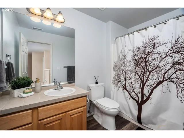 Bathroom-Upper