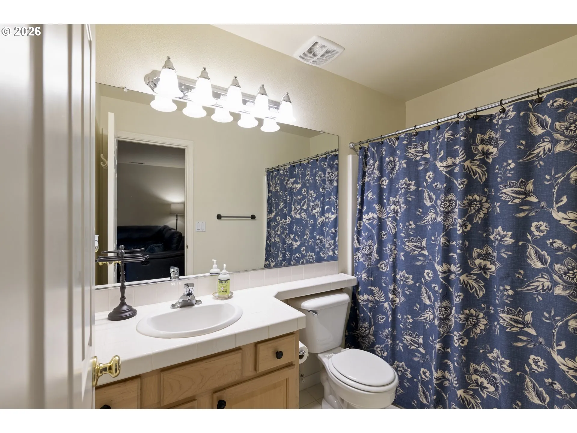 Bathroom-Upper