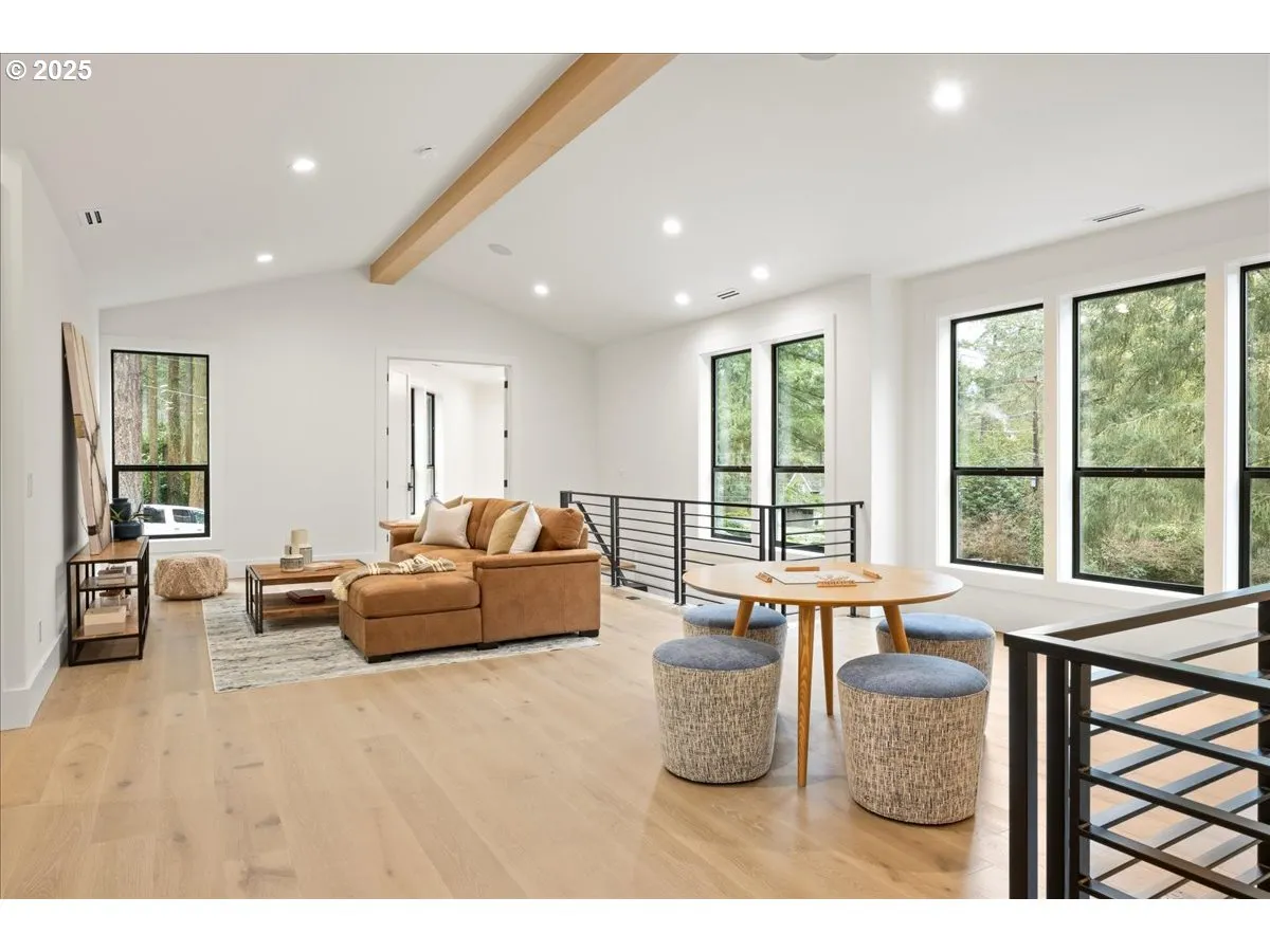Bonus Room-Upper
