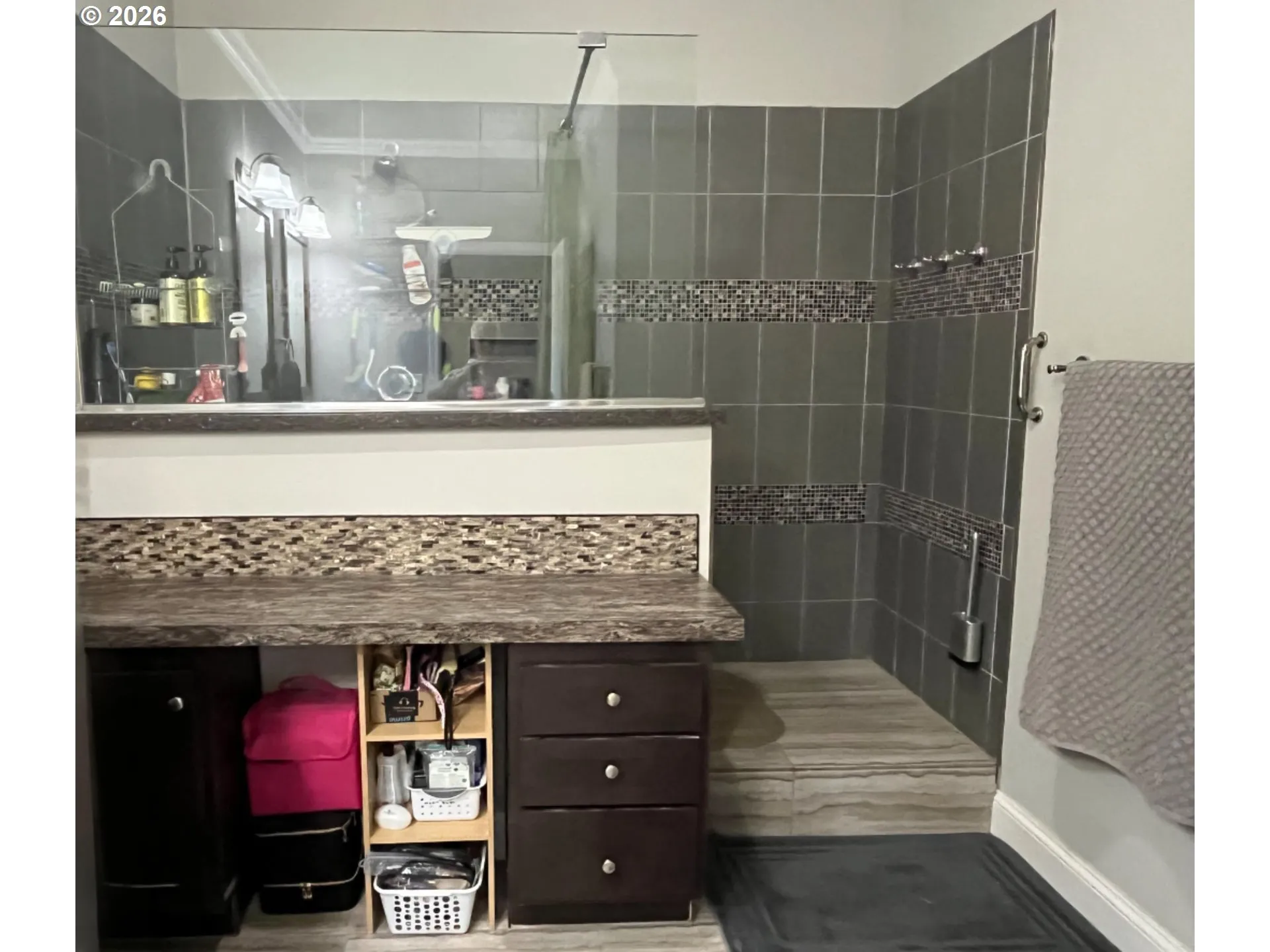 Bathroom-Walk in Shower