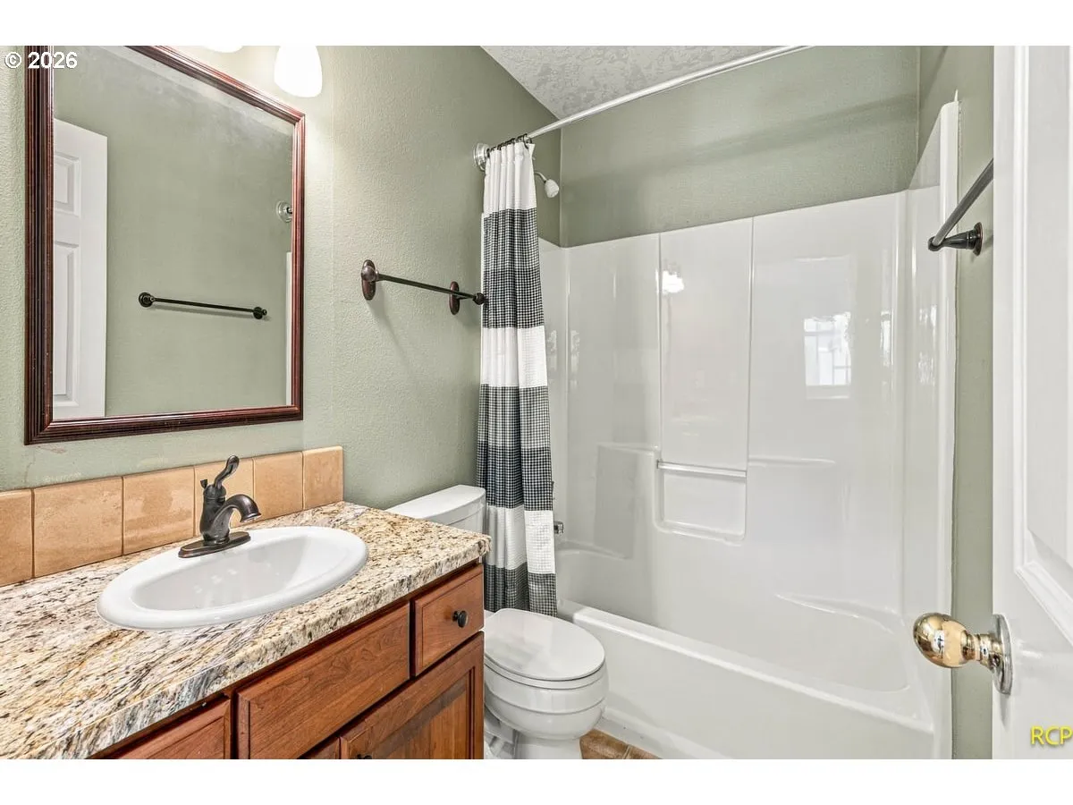 Bathroom-Upper