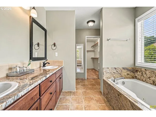 Owner's Suite Bathroom #2-Garden Tub