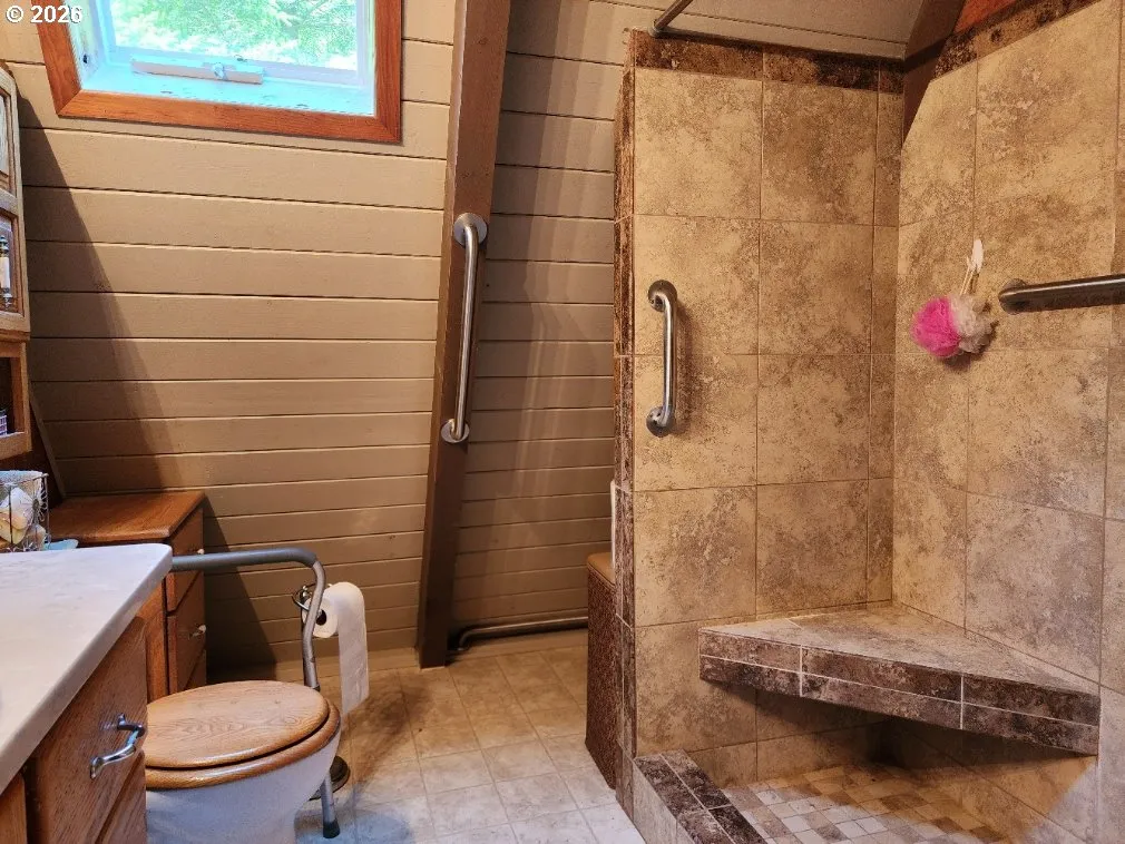 Bathroom-Walk in Shower